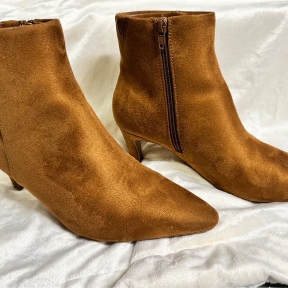 Universal Thread Brown Heeled Boots
